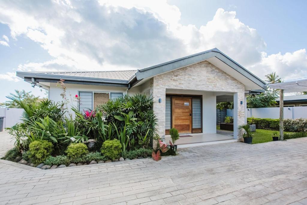 Platinum Cawa Apartments Nadi Buitenkant foto